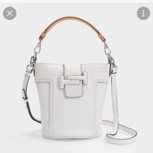 IN SEARCH OF a Tod’s Double T bucket bag mini in white